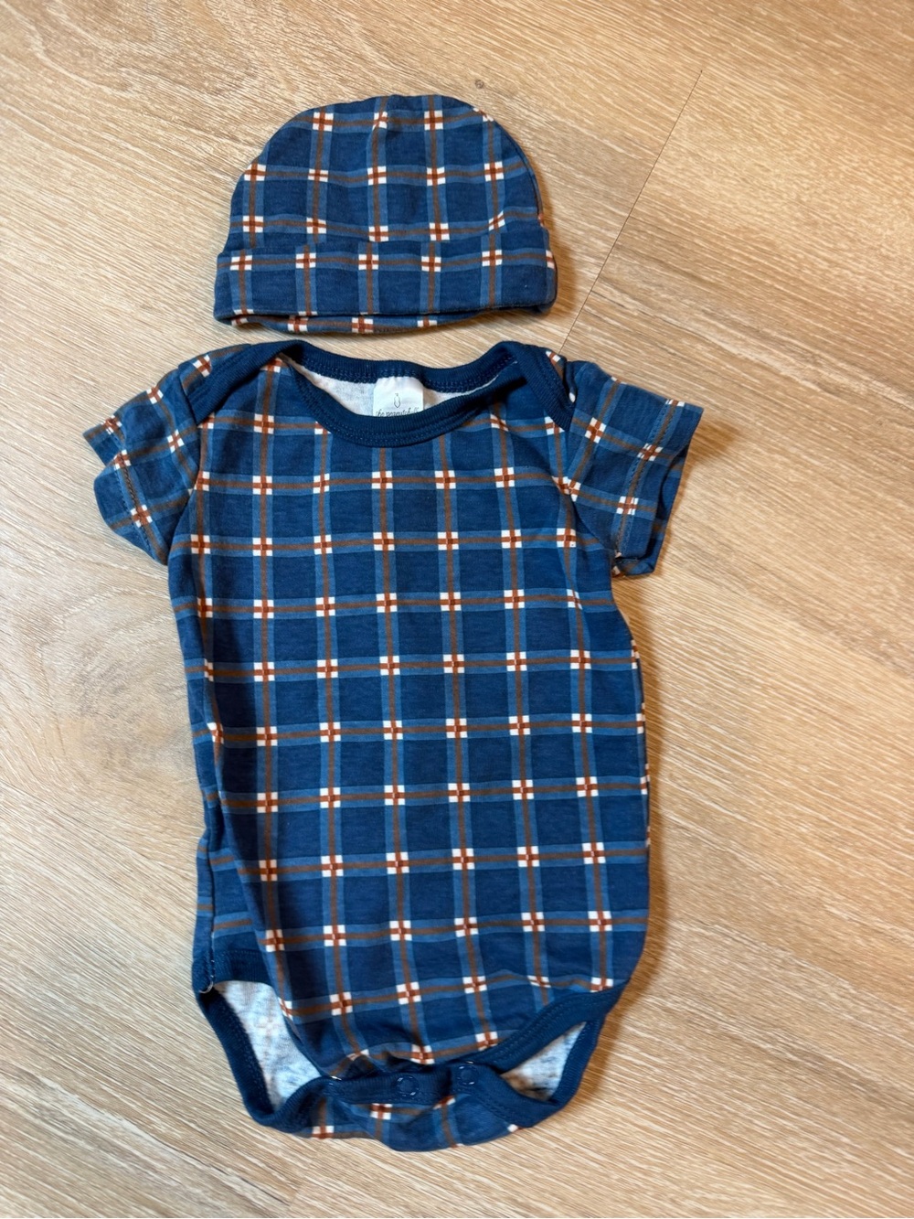 Plaid Navy Short-Sleeve Baby Bodysuit with Matching Hat